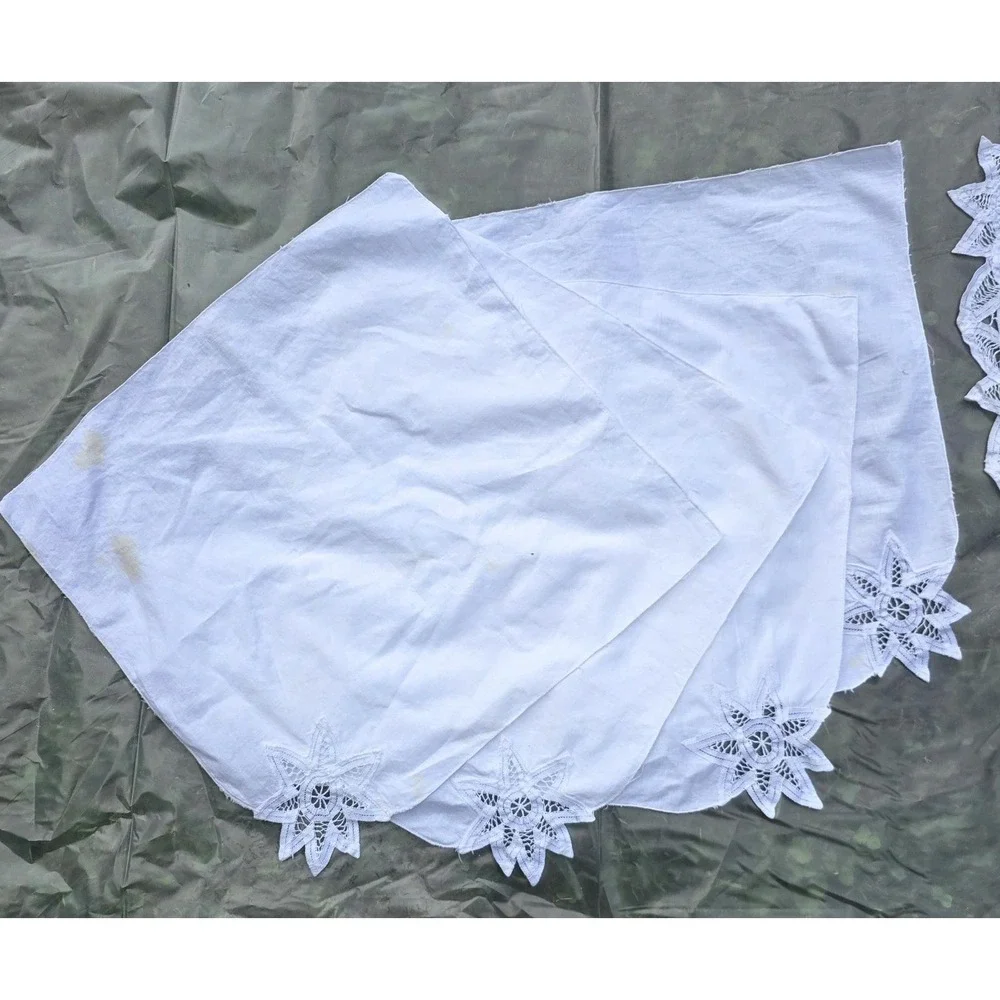 Vintage Round White Cotton Tablecloth 34